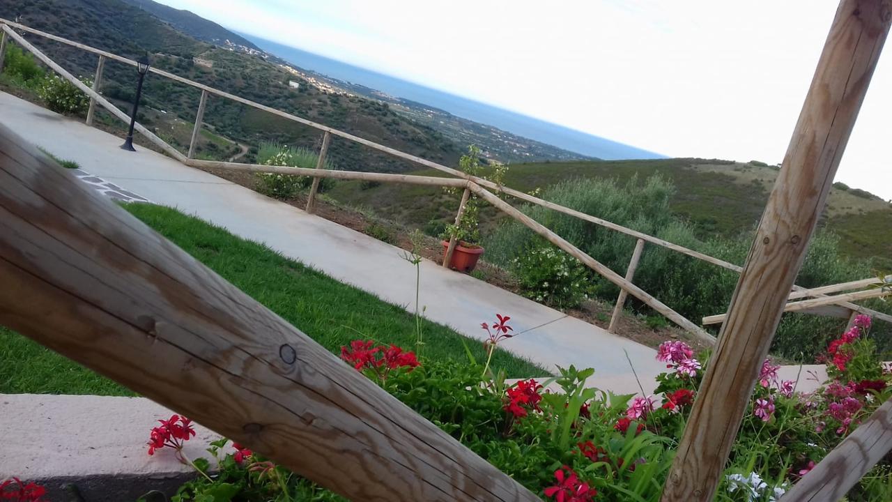 Azienda Agrituristica La Janna Di La Faj 부도니 외부 사진